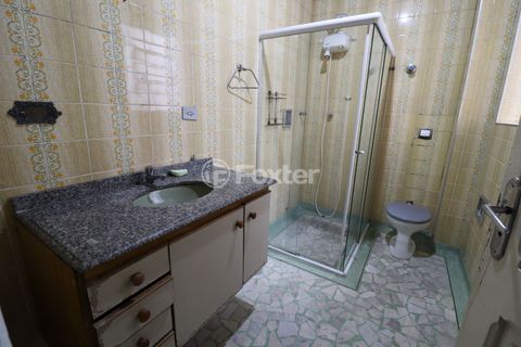 Image 9 - 834646
