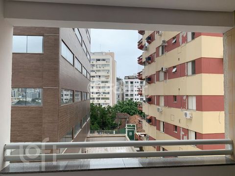 Image 12 - 834853