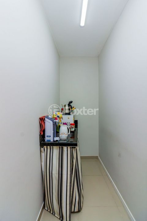 Image 19 - 835012