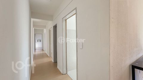 Image 17 - 835795