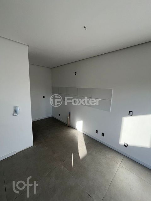 Image 2 - 836043