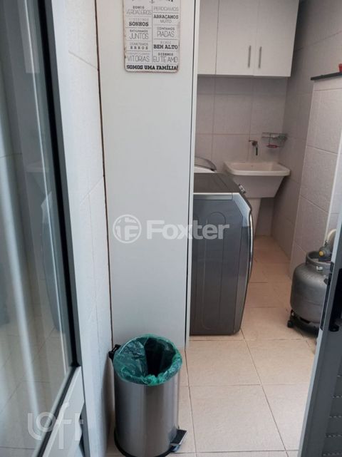 Image 9 - 836425