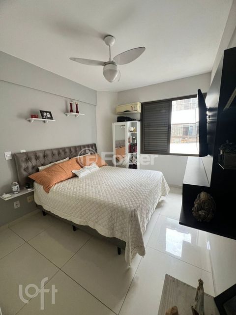 Image 9 - 836857