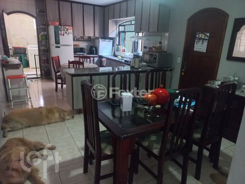 Image 4 - 837115