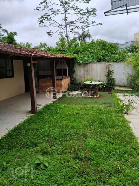 Image 5 - 837152