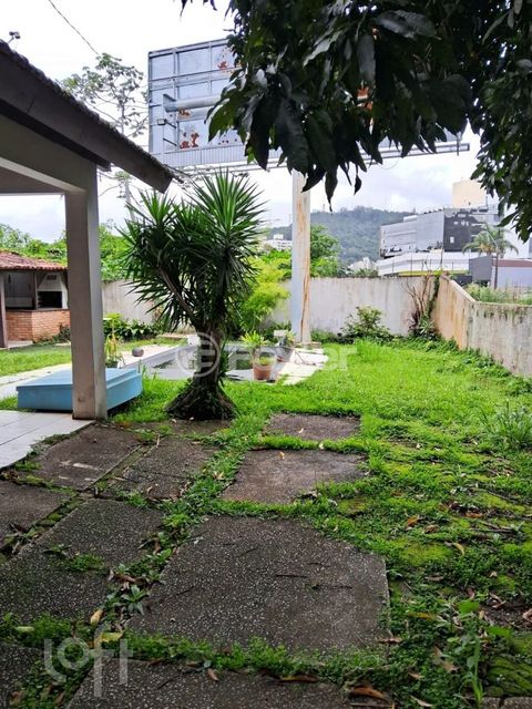 Image 4 - 837152