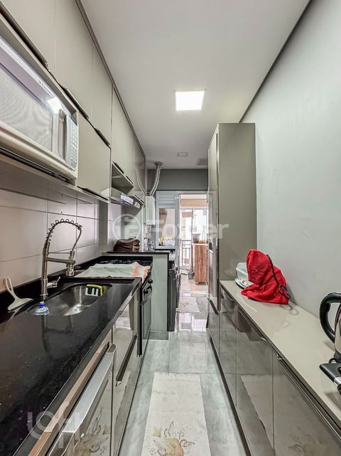 Image 6 - 837439