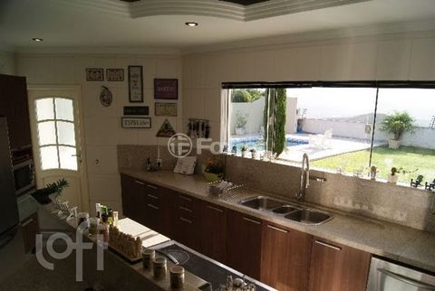 Image 9 - 837472