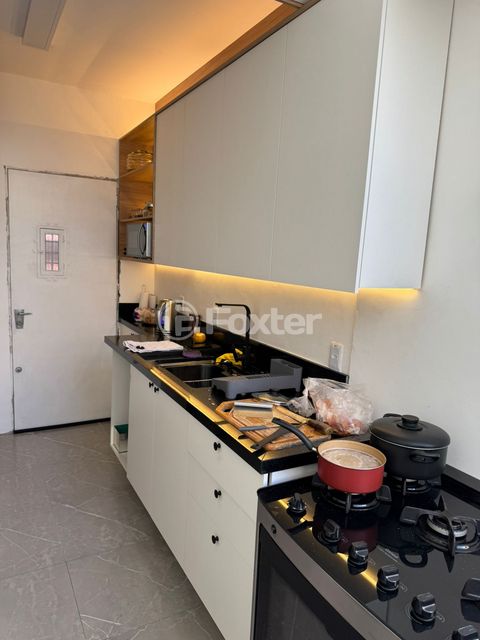 Image 3 - 837568