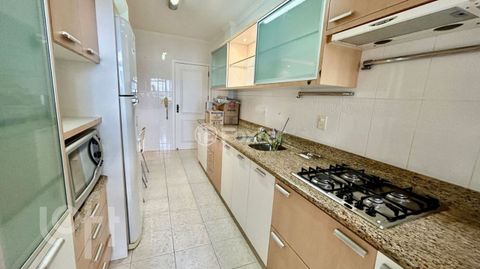 Image 11 - 837600