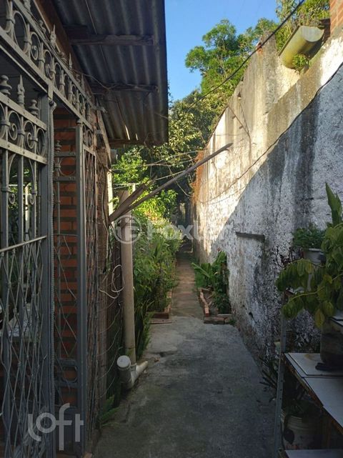 Image 15 - 837795