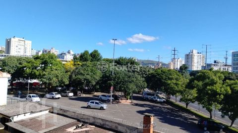Image 16 - 838293