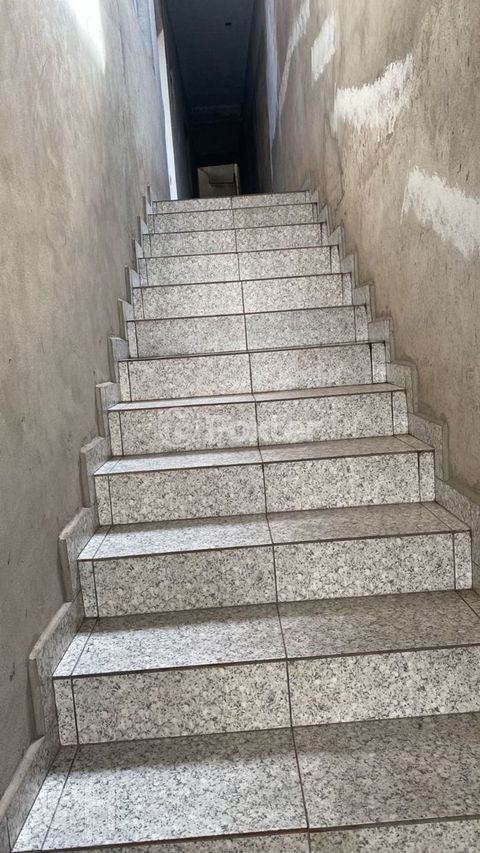 Image 11 - 838425