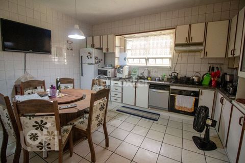 Image 4 - 838472