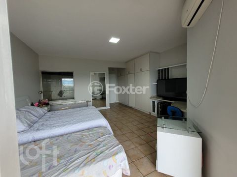 Image 6 - 838592