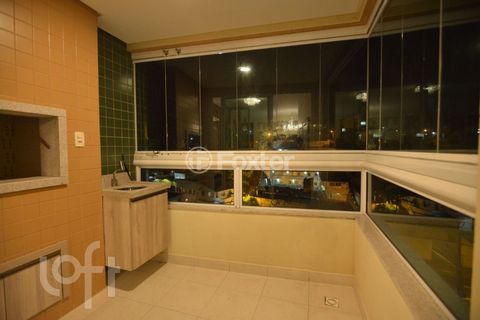 Image 17 - 838640