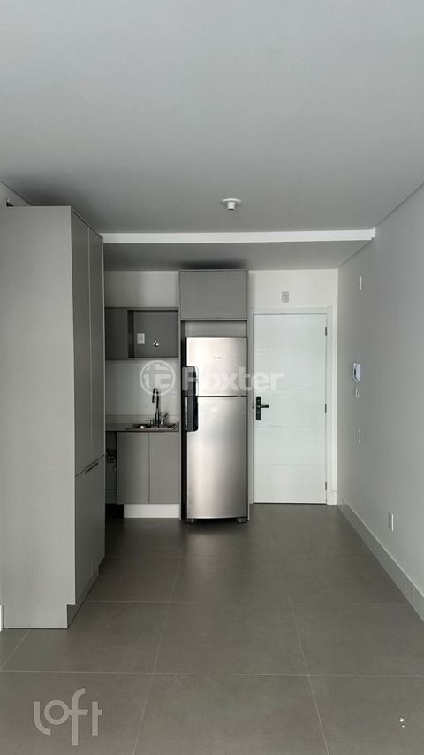Image 3 - 838748