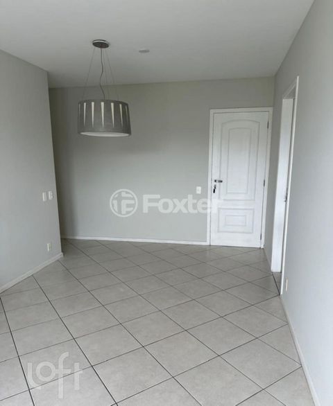 Image 3 - 839080