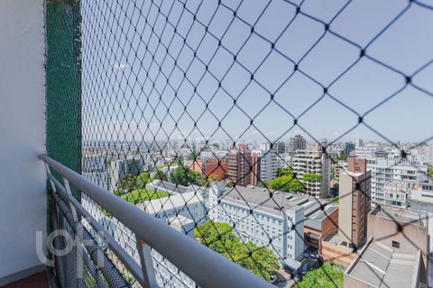 Image 2 - 839998