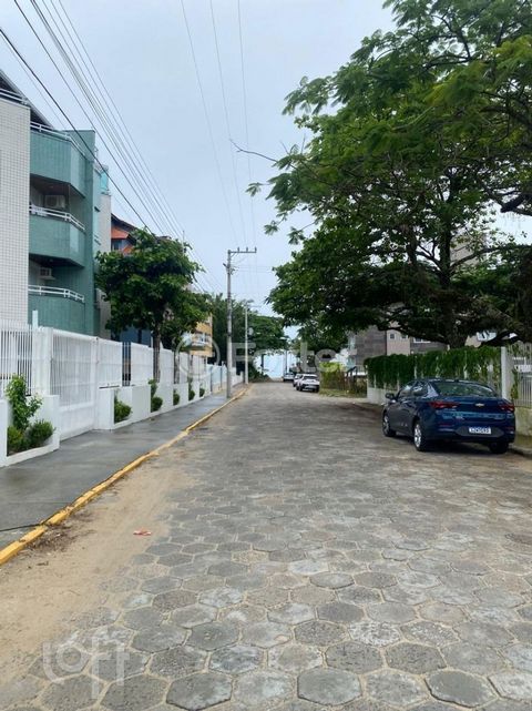Image 6 - 840008