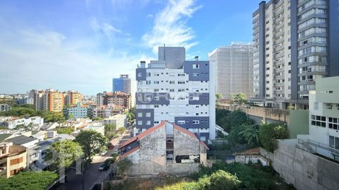 Image 19 - 840129