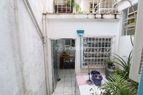 Image 9 - 840361
