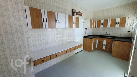 Image 9 - 842201