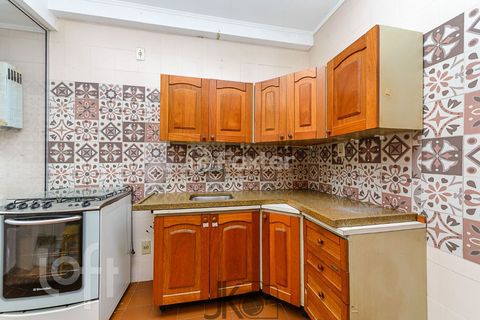 Image 4 - 842395