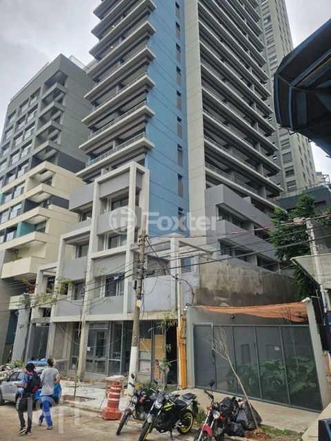 Image 8 - 842558
