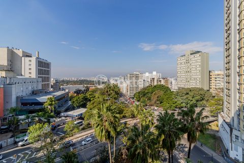 Image 10 - 842599