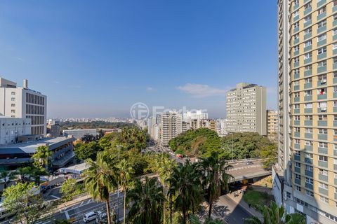 Image 17 - 842599