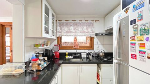 Image 10 - 842654