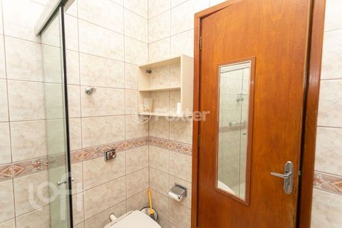 Image 8 - 842685