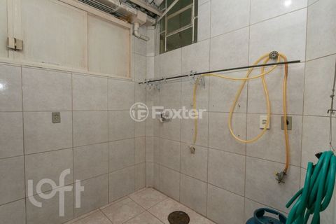 Image 19 - 842685