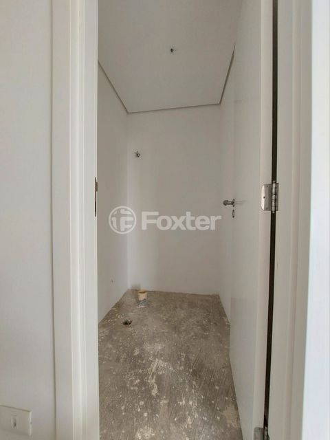 Image 8 - 842724