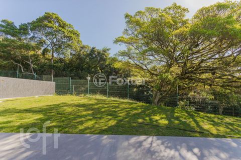 Image 3 - 843260