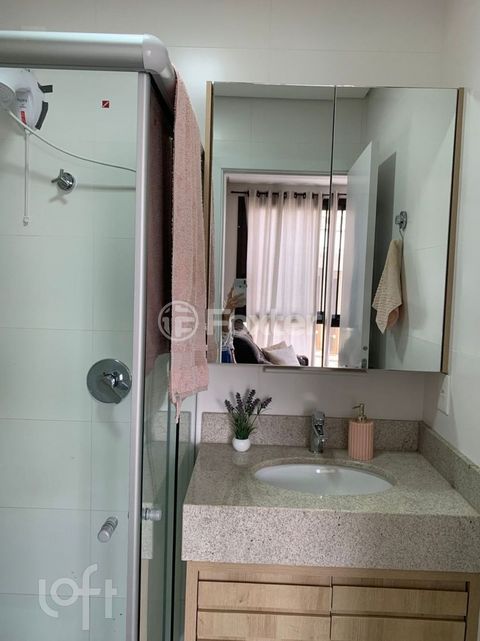 Image 8 - 843889