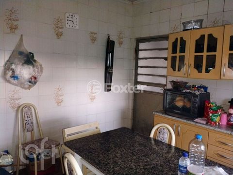 Image 4 - 844002
