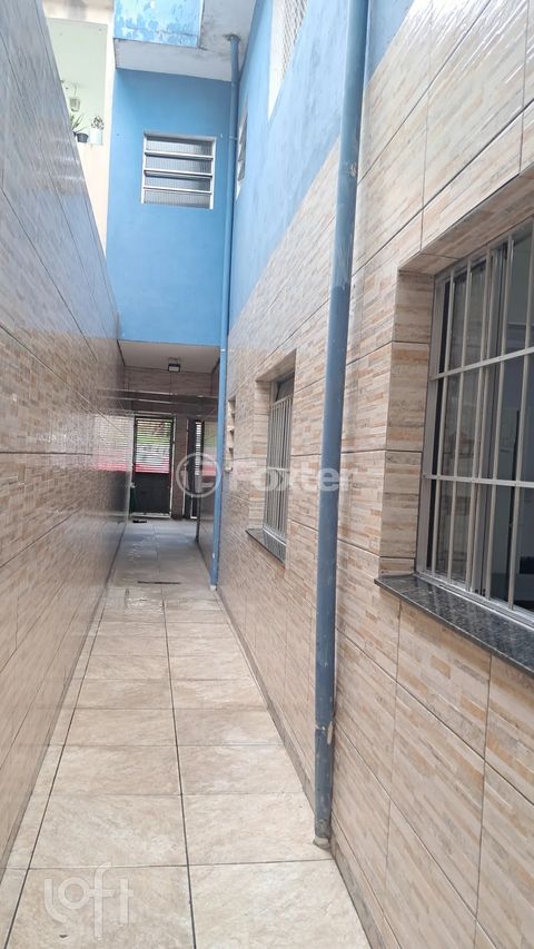 Image 10 - 844210