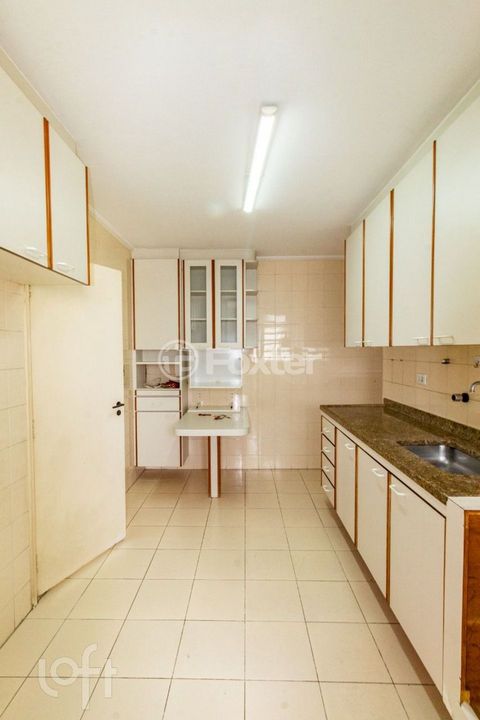 Image 4 - 844227