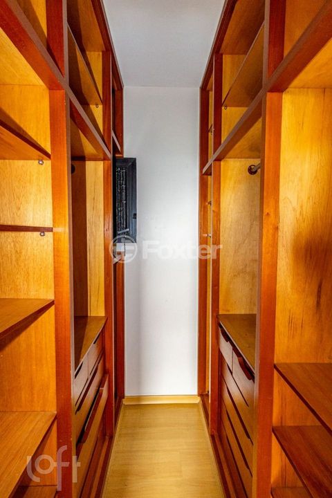 Image 9 - 844227