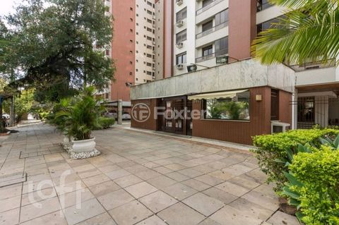 Image 10 - 844326