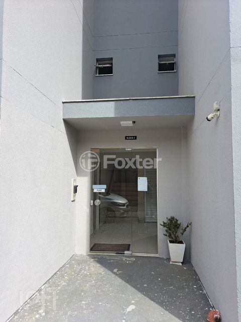 Image 1 - 844579