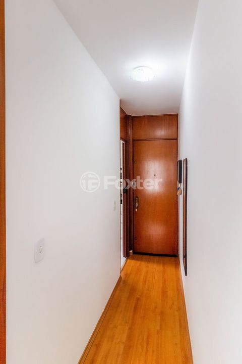 Image 8 - 844617