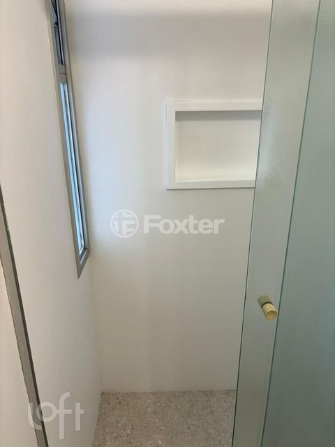 Image 7 - 844630
