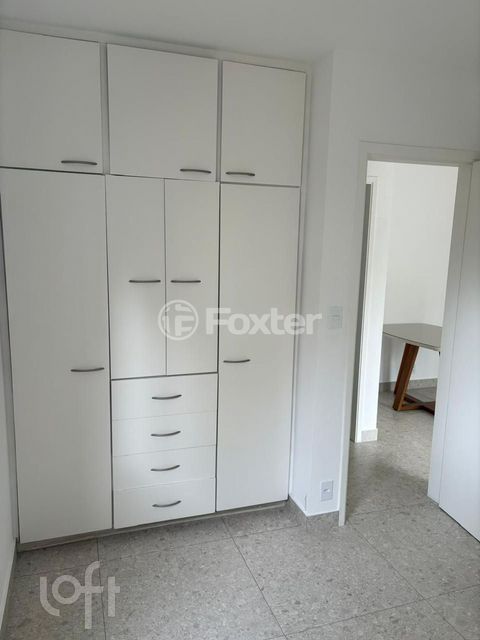 Image 10 - 844630