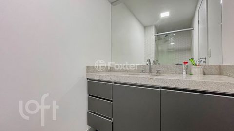Image 17 - 844718