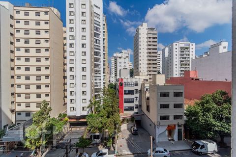 Image 10 - 844878