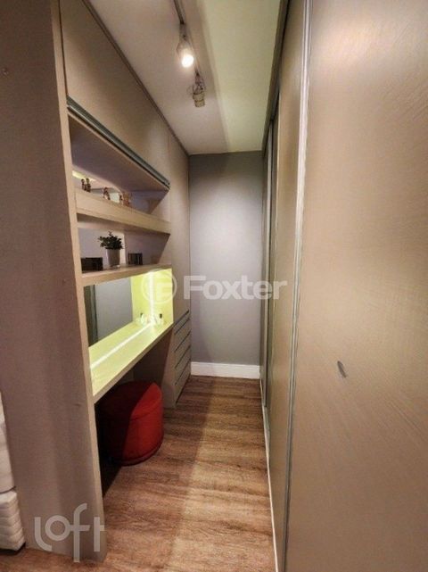 Image 7 - 845072