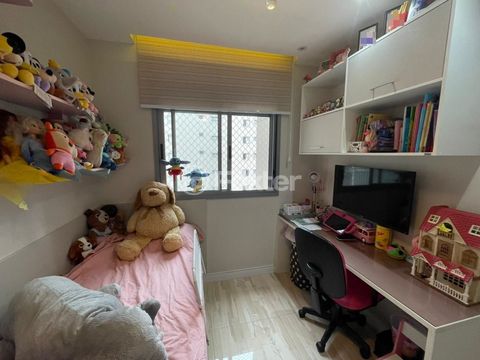 Image 11 - 845668